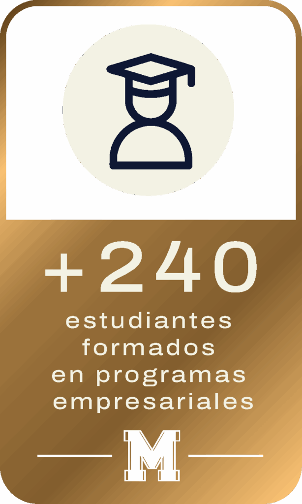 240 ESTUDIANTES FORMADOS